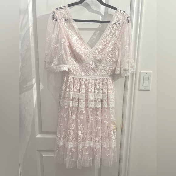 NWT Needle & thread Sweetheart Lace Mini Dress - Picture 1 of 5